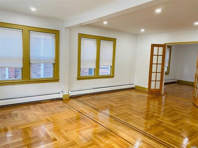 Foto del edificio - 63-15 Carlton St