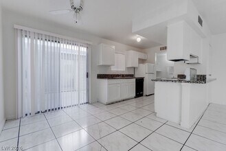 Building Photo - 5198 Greene Ln