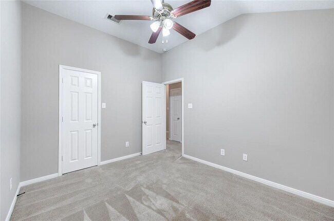 Foto del edificio - 5806 Cedar Field Way