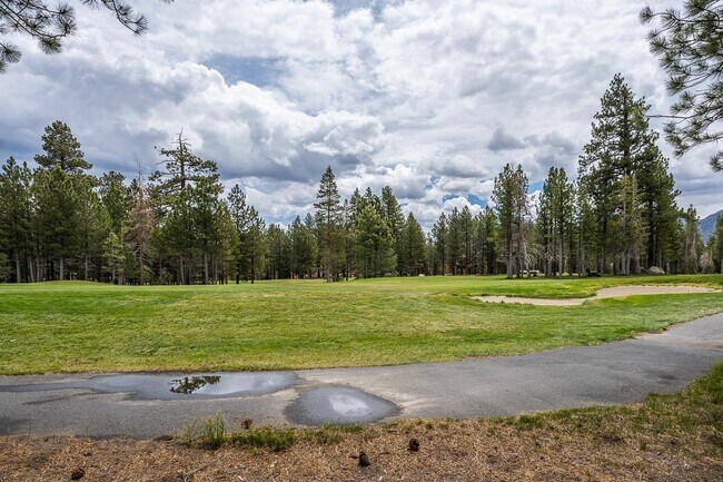 Foto del edificio - 110 Acacia Ave