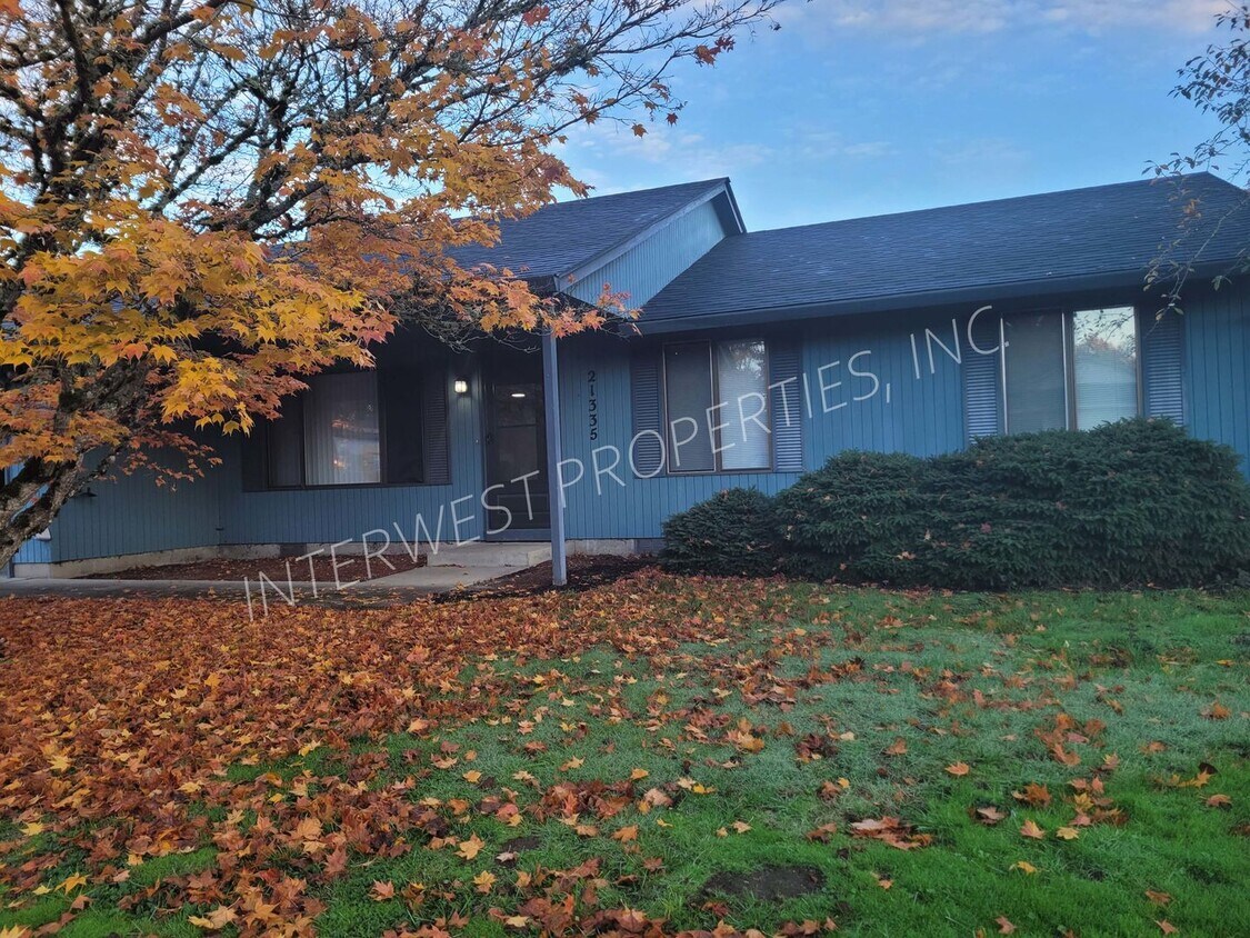 **1/2 OFF 1ST MONTH'S RENT PROMO** 3 Bedro... House Rental in ALOHA