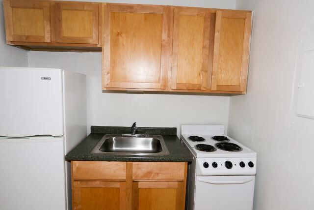 Building Photo - 562 W Arlington Pl