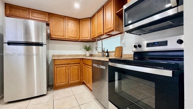 Foto del edificio - 8615 NW 8th St
