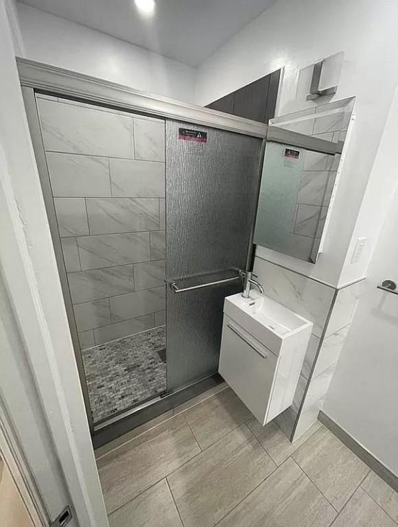 Building Photo - 3 bedroom in NEW YORK NY 10012