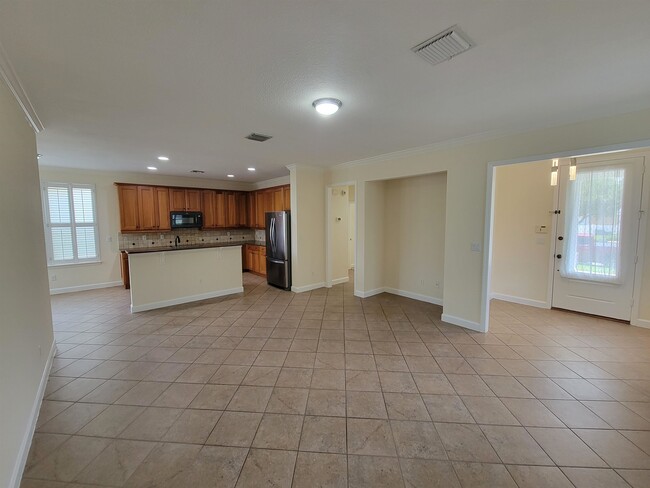 Building Photo - 3300 Calumet Dr