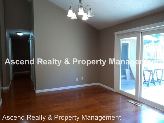 Building Photo - 3 br, 2 bath House - 7225 SW 160th Av
