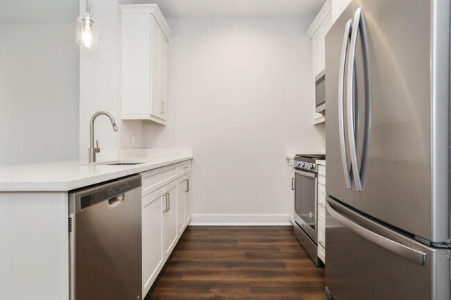 Building Photo - 110 Market St