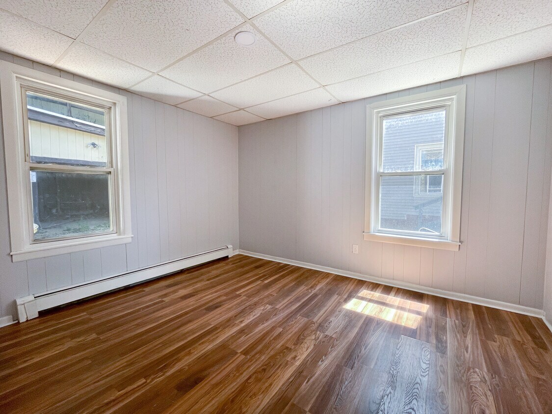 14 Greenwood St Unit 1, Gardner, MA 01440 Apartments in Gardner, MA