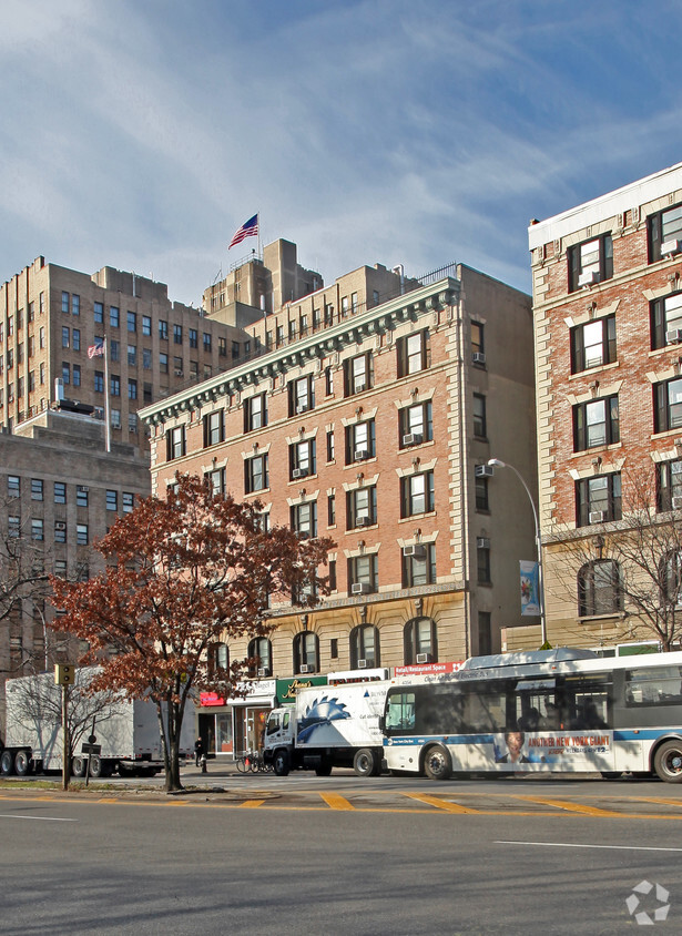 Foto del edificio - 4001-4009 Broadway