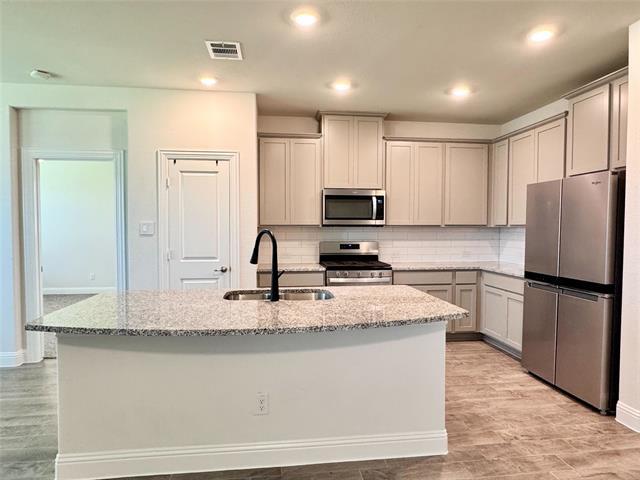 Foto del edificio - 10305 Klondike Ln