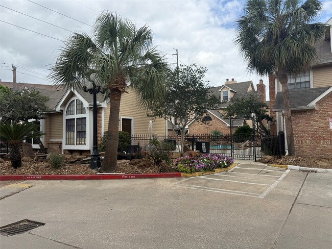 Building Photo - 2300 Old Spanish Trl