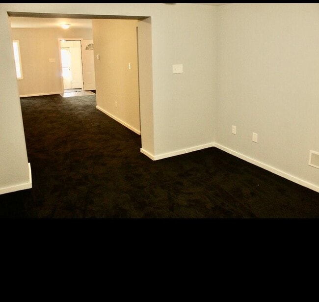 Building Photo - 1106 Sterling Ave