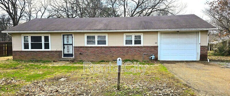 Primary Photo - 182 S Poplar St