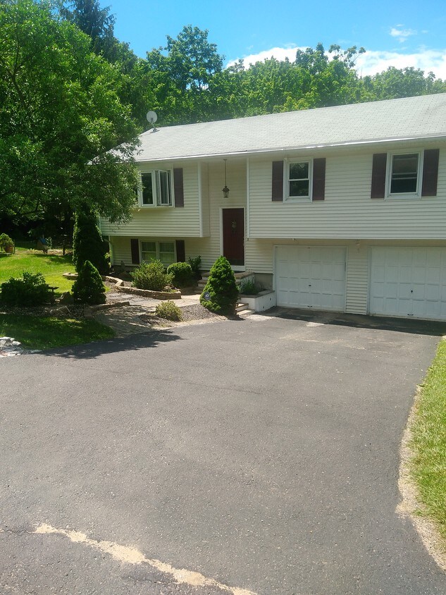 6A Midway Dr, Bethel, CT 06801 House Rental in Bethel, CT