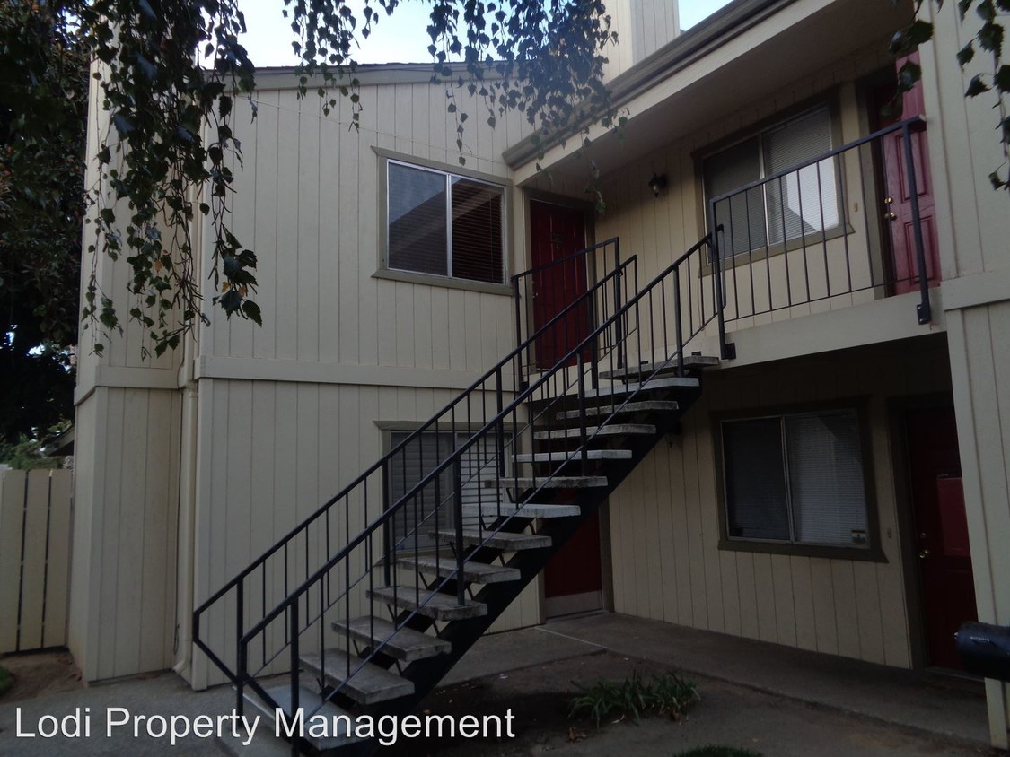 Primary Photo - 1819 S Cherokee Ln