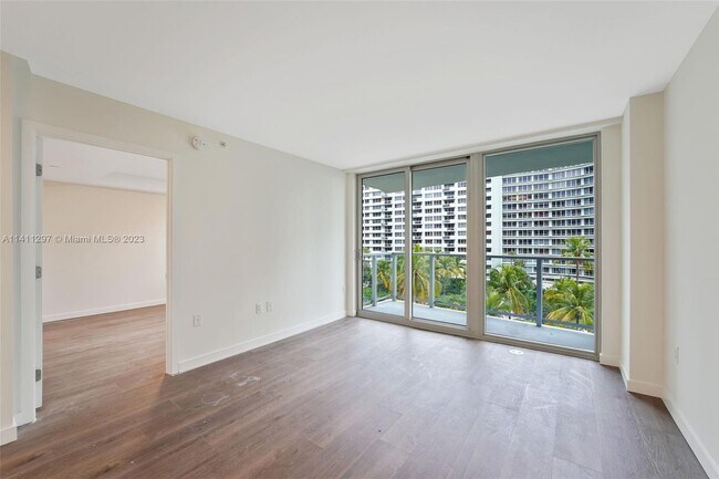 Foto del edificio - 1500 Bay Rd