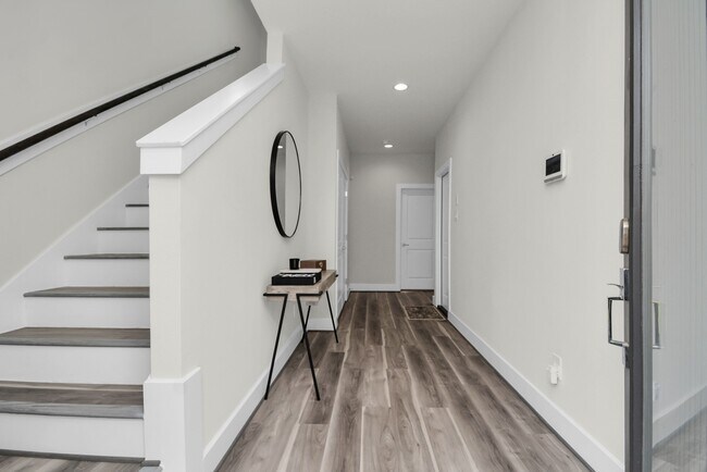 Foto del edificio - 2504 W Tidwell Rd