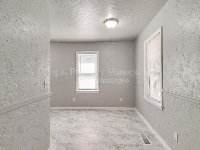 Foto del edificio - 3916 NW 24th St