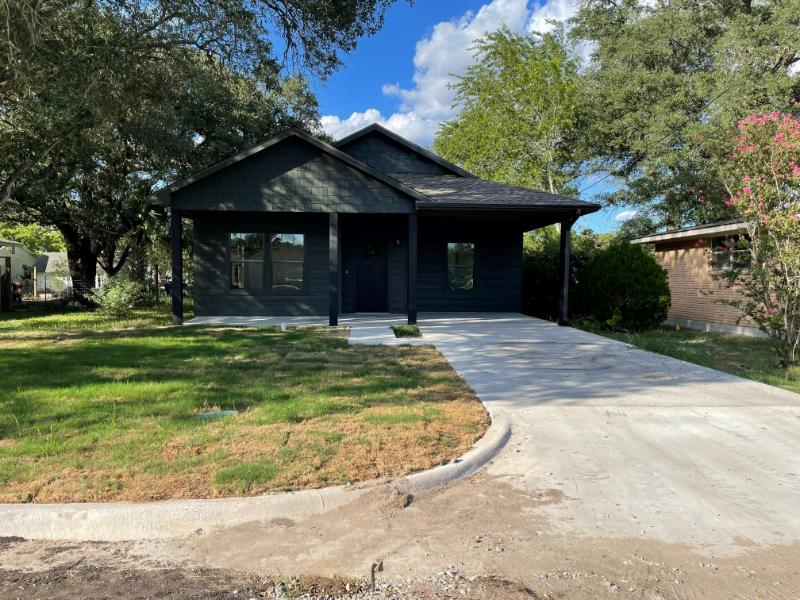 Foto principal - 635 E Brenham St