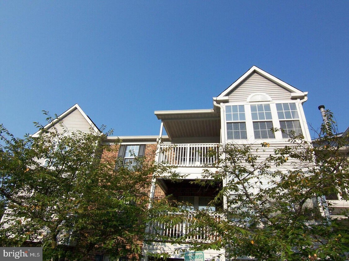 Foto principal - 904 Swallow Crest Ct