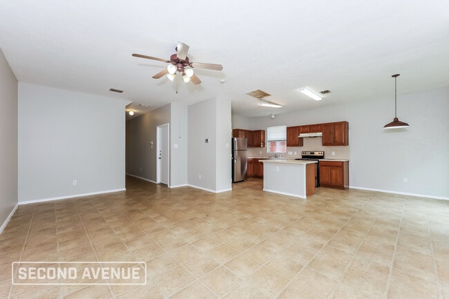 Building Photo - 6152 River Pointe Dr