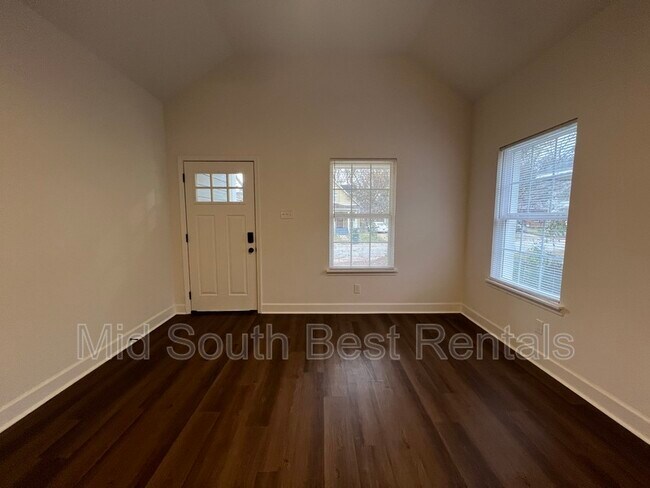 Foto del edificio - 1604 Waverly Ave