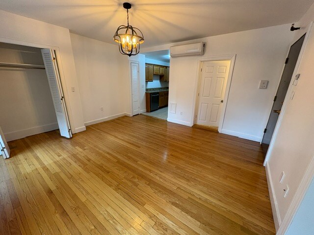 Building Photo - 87 Columbia St