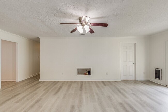 Foto del edificio - 6903 Alderney Dr