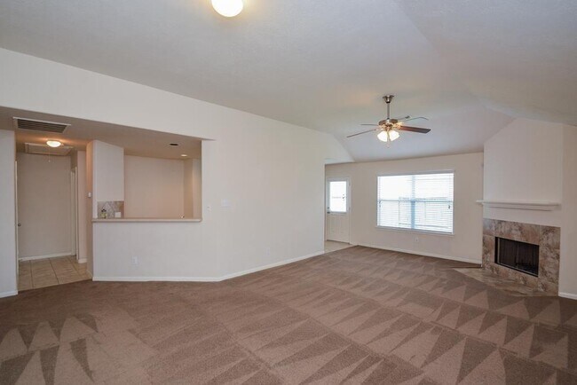 Foto del edificio - 8334 Loetsch Ridge Way