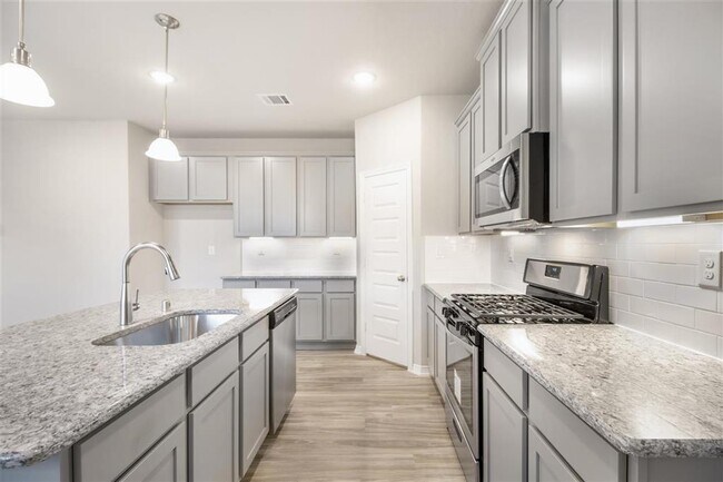Building Photo - 828 Laguna Grn Ln