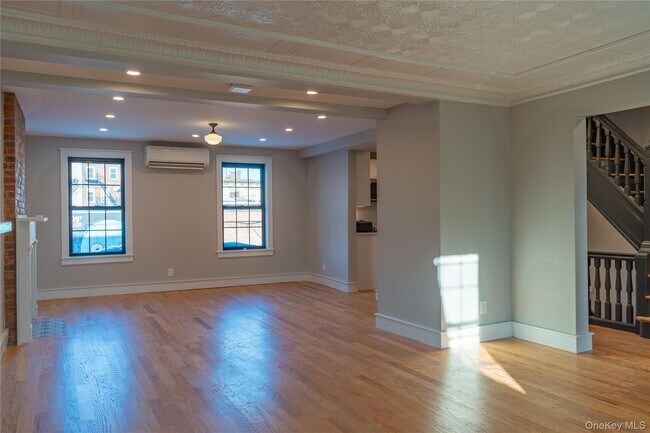 Building Photo - 85 Cannon St