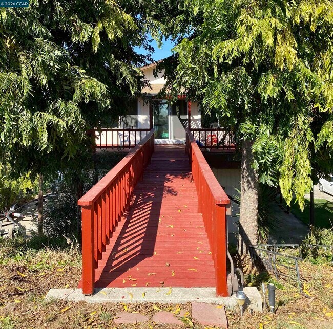 Foto del edificio - 4694 N Stone Road