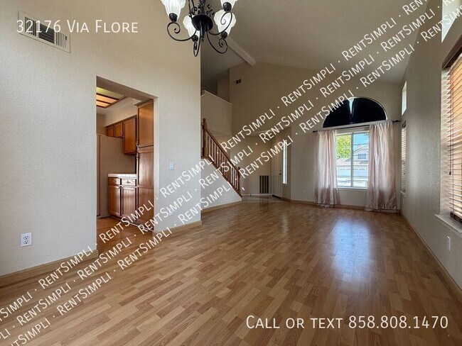 Foto del edificio - 32176 Vía Flore