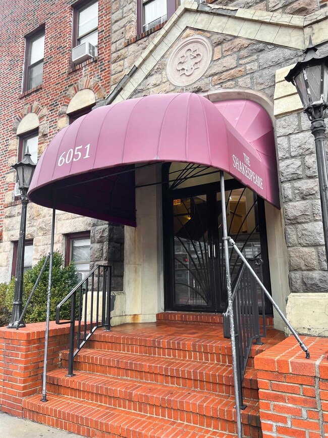 Photo - 6051 Boulevard E Townhome