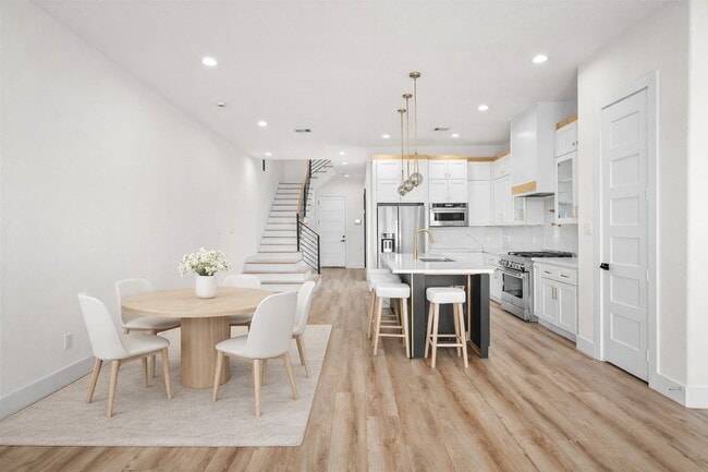Foto del edificio - 306 E 40th St