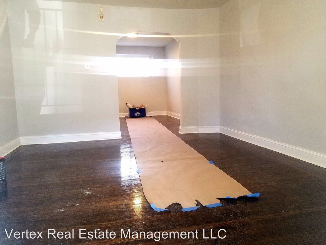 Foto principal - 3 br, 1 bath House - 2515 s 73rd st
