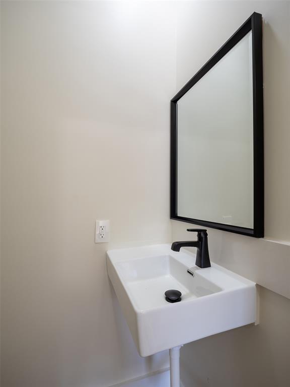 Foto del edificio - 210 Mockingbird Ln W