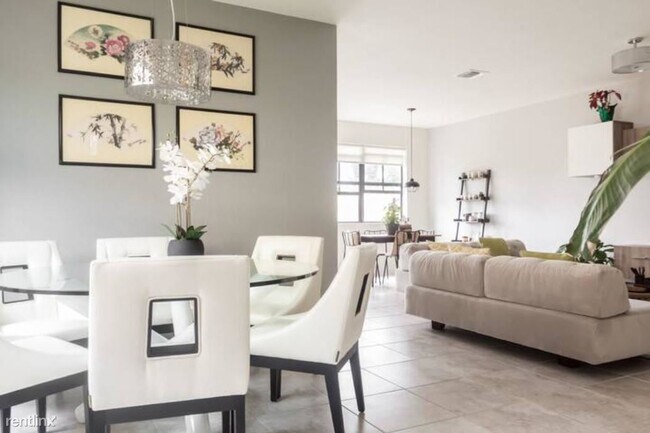 Foto del edificio - 3 br, 2.5 bath Townhome - 12240 Village Pl