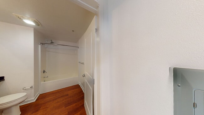 Interior Photo - Edgewater