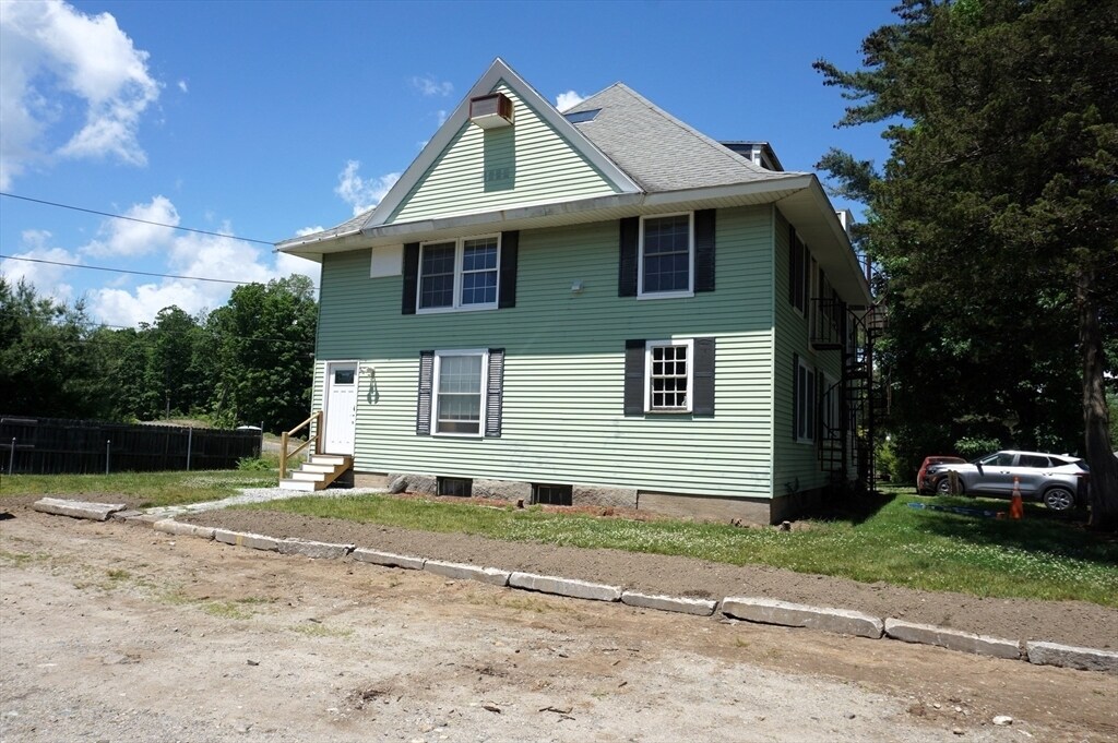 Primary Photo - 64 Mill St