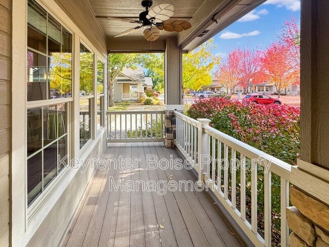 Foto del edificio - 998 E Shadow Creek Ln