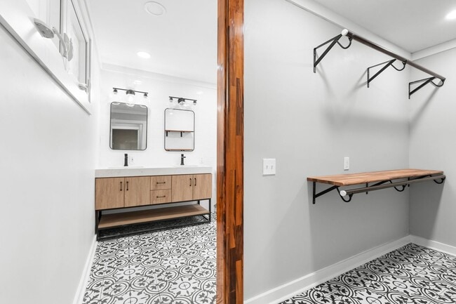 Foto del edificio - 107 S Mulberry St