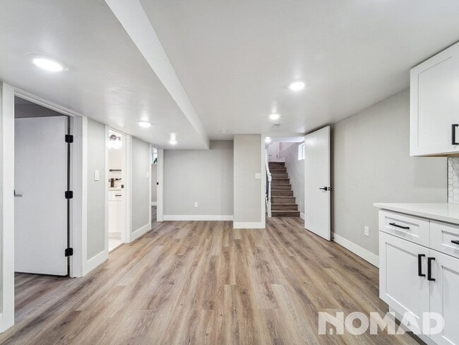 Building Photo - Basement level 2 Bedroom Home in Denver