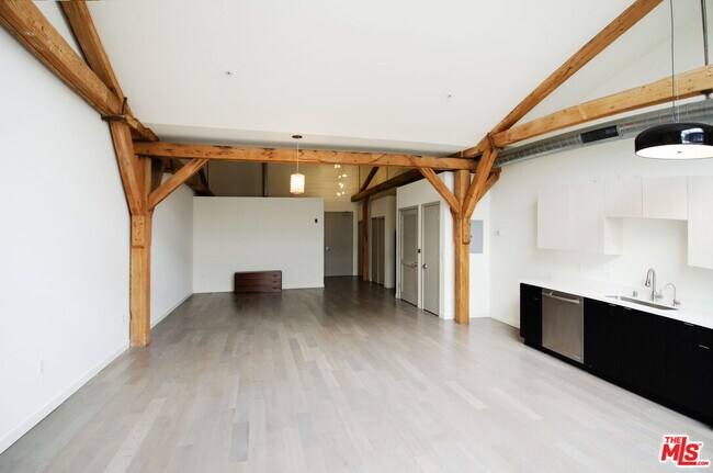 Foto del edificio - 527 Molino St