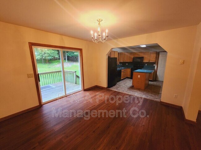 Building Photo - 5 Lenape Dr