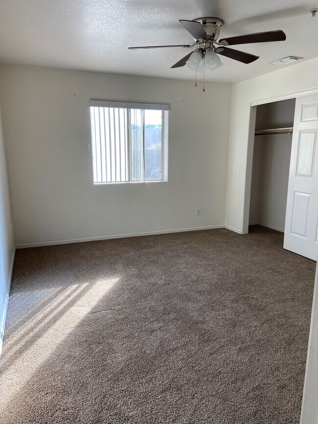 Building Photo - Unfurnished - Long Term Rental - Pet with ...