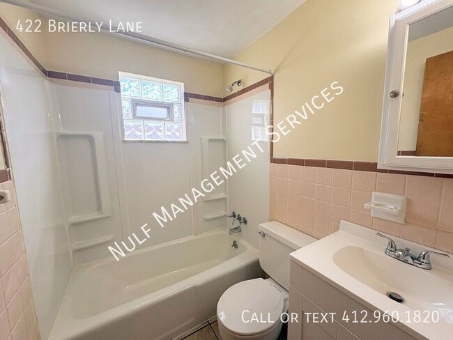 Building Photo - 422 Brierly Ln