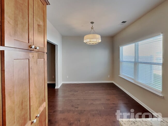 Building Photo - 508 Hickory Leaf Ct