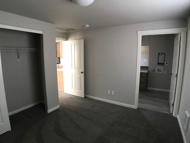Foto del edificio - 957 NW Oak Ave