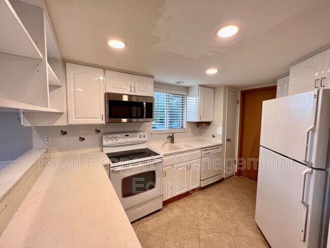 Foto del edificio - 23409 Lakeview Dr